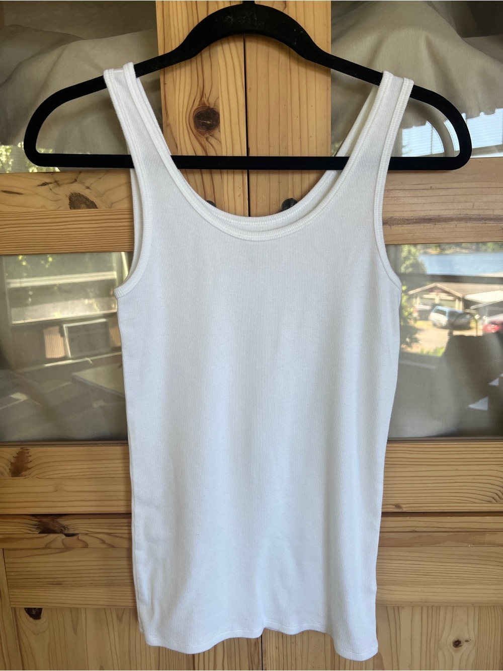 Time and Tru White Ribbed Scoop Neck Tank